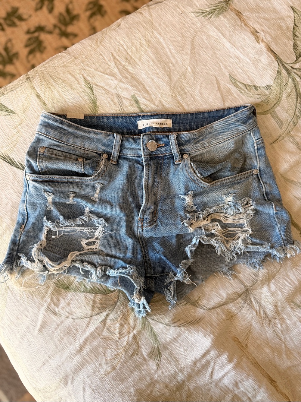 Distressed Denim Women's Shorts (Size 5)